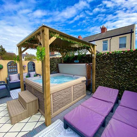 New…The Hottub House Blackpool Pleasure Beach Dış mekan fotoğraf
