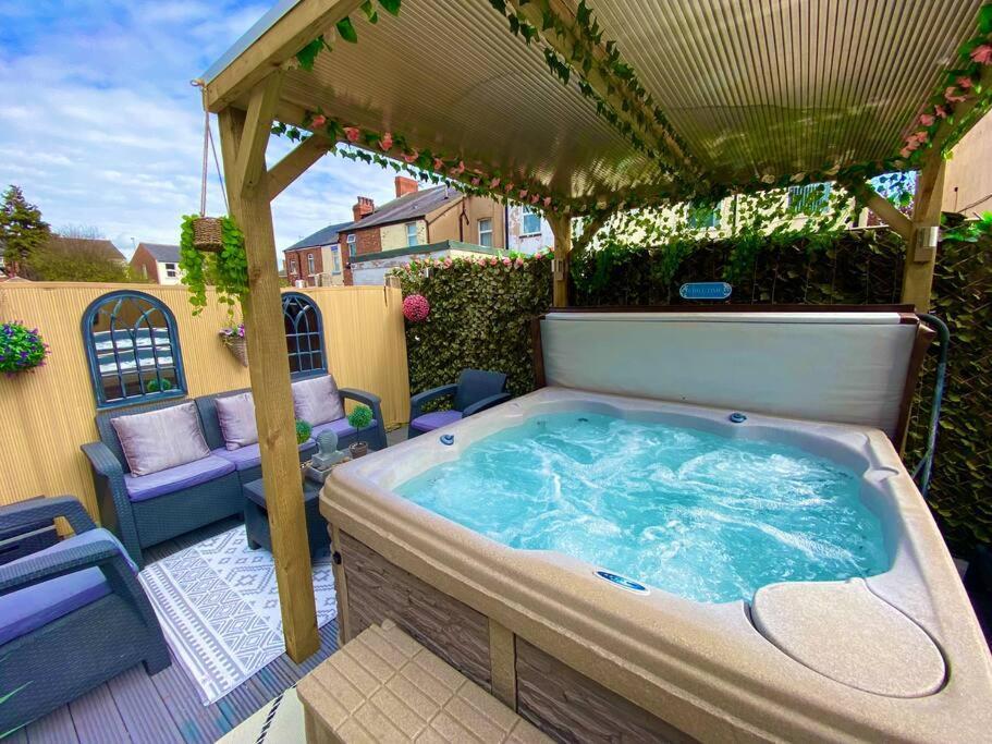 New…The Hottub House Blackpool Pleasure Beach Dış mekan fotoğraf
