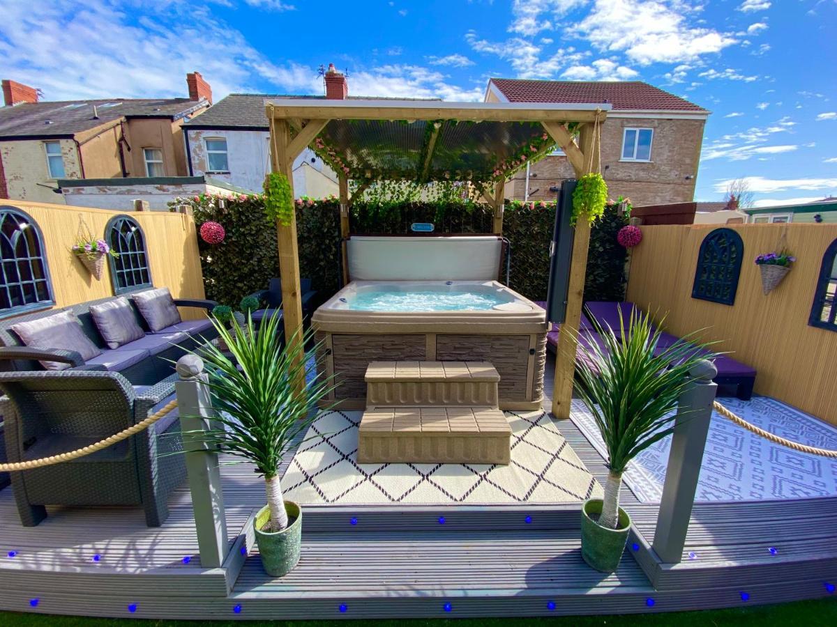 New…The Hottub House Blackpool Pleasure Beach Dış mekan fotoğraf