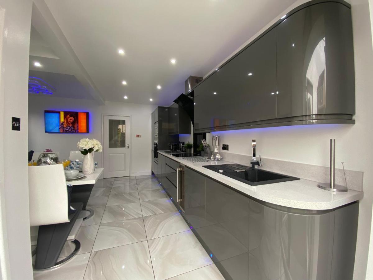 New…The Hottub House Blackpool Pleasure Beach Dış mekan fotoğraf